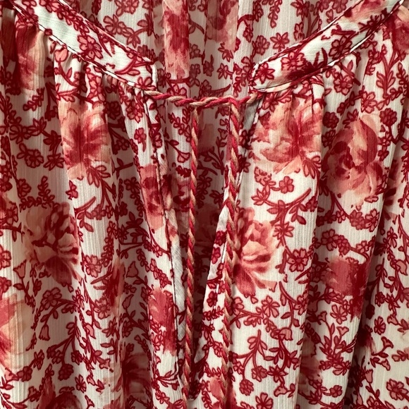 BB Dakota by Steve Madden Red/Pink Floral V Neck Peasant Top Women’s Medium - Picture 2 of 16